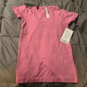 Lululemon size 6 swiftly tech